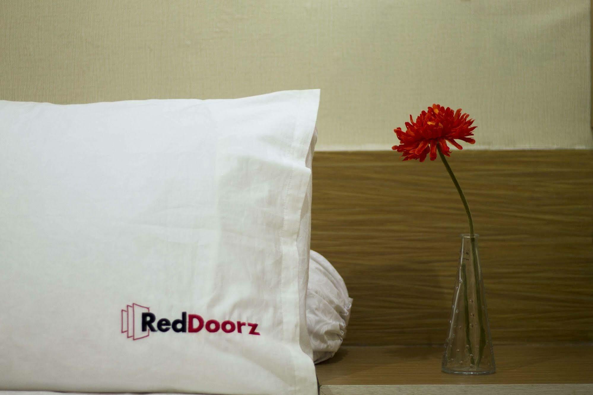 Reddoorz Near Raya Semer Canggu Esterno foto